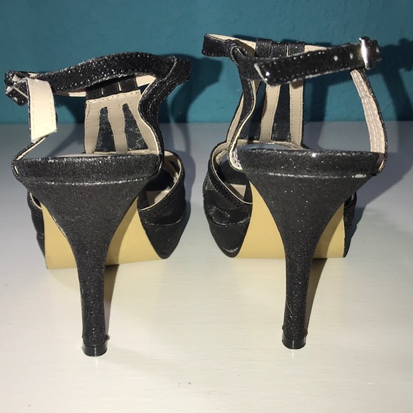 Cinderella of Boston black heels - Picture 3 of 4